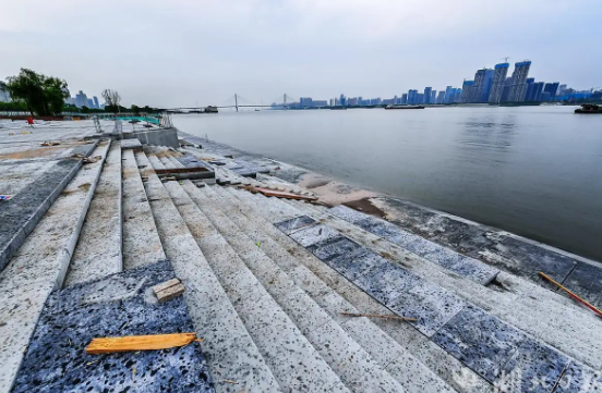 上海徐汇首批重大工程复工复产 龙华嘴亲水平台将加固